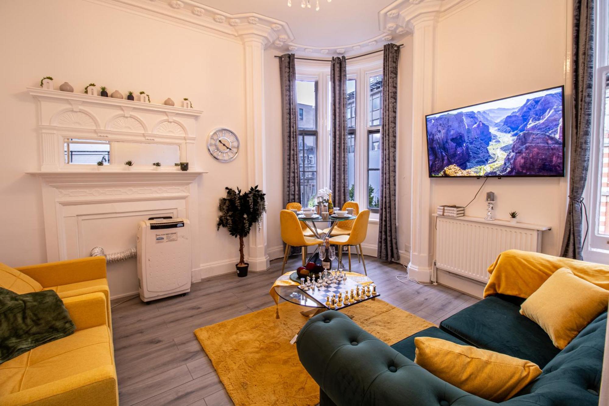 Luxurious Apartments On Oxford Street Лондон Экстерьер фото