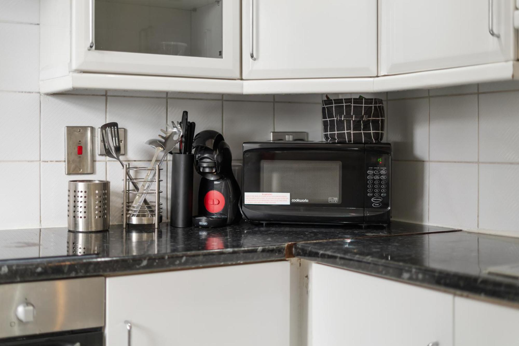 Luxurious Apartments On Oxford Street Лондон Экстерьер фото