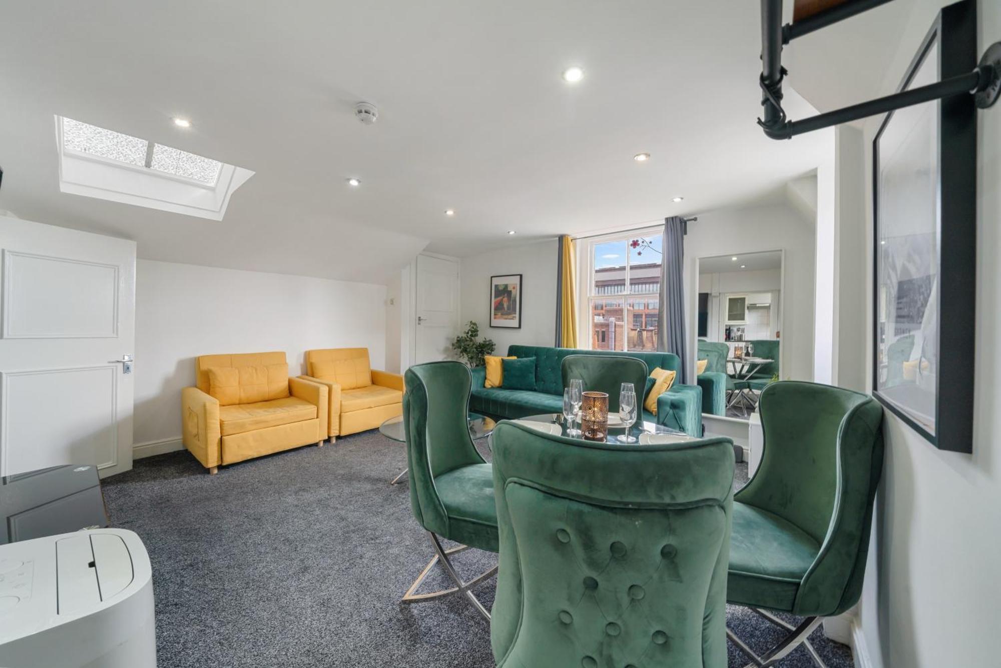 Luxurious Apartments On Oxford Street Лондон Экстерьер фото